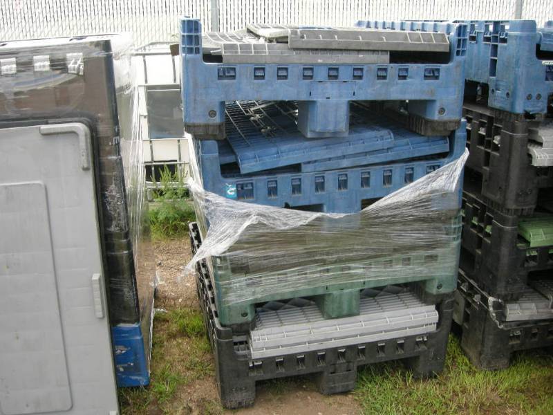lot 53 image: 4 Collapsible Bulk Containers Heavy Duty