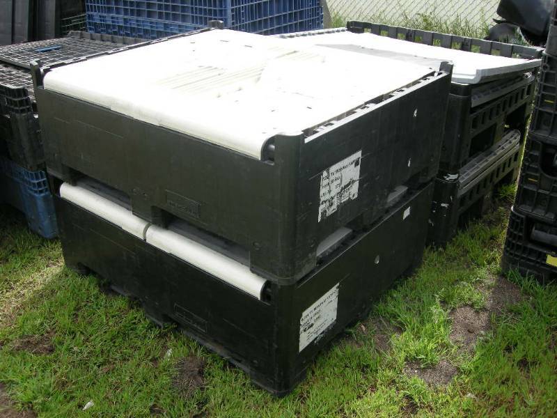 lot 57 image: 4 Collapsible Bulk Containers Heavy Duty