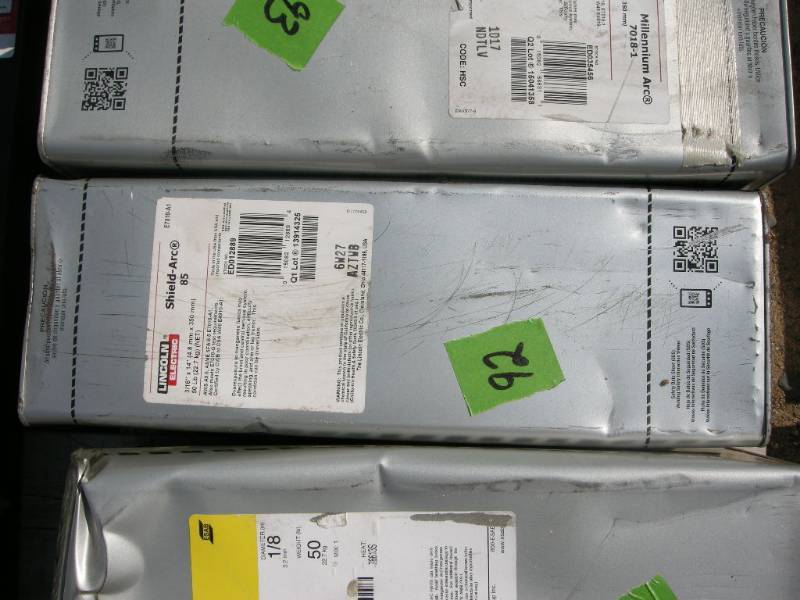 lot 92 image: Lincoln Electric Shield-Arc 85 Welding Rods in Case
