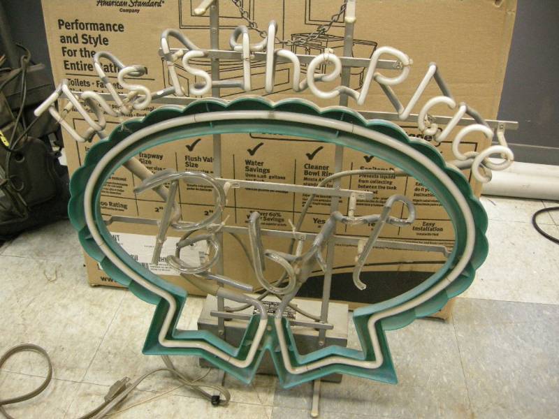 lot 163 image: Vintage Pabst Neon Light