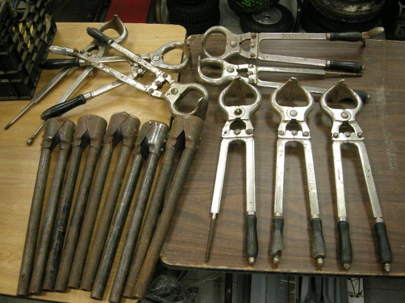 lot 172 image: Group Burdizzo, Other Castrations Tools