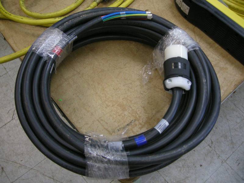 lot 194 image: Newish Heavy Duty 30 Amp Power Cord