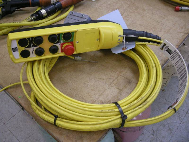 lot 195 image: RM Controls - Control Box and Cord