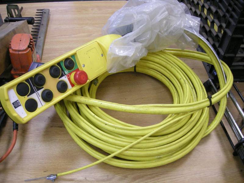lot 197 image: RM Controls - Control Box and 44 Cord