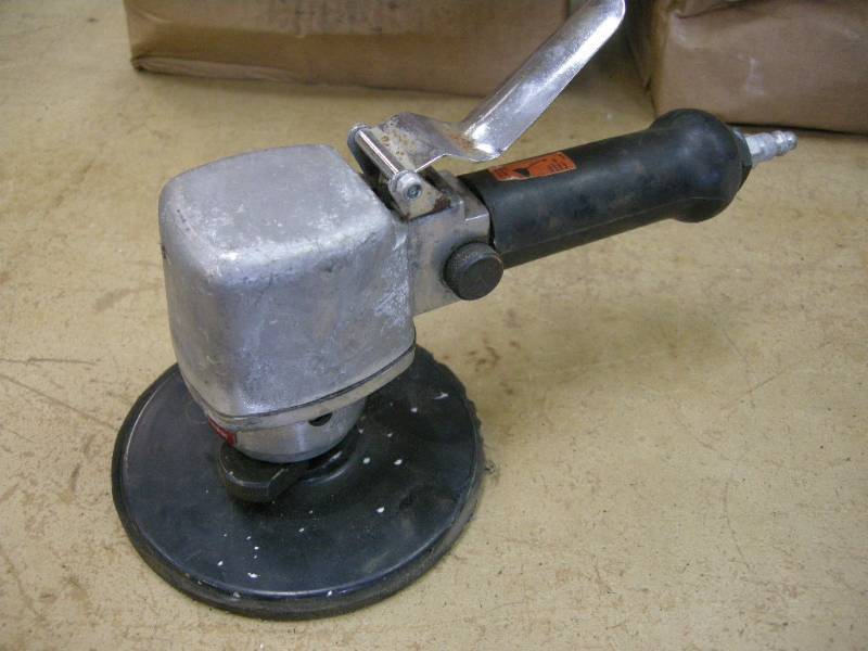 lot 204 image: Universal Tool DA Sander