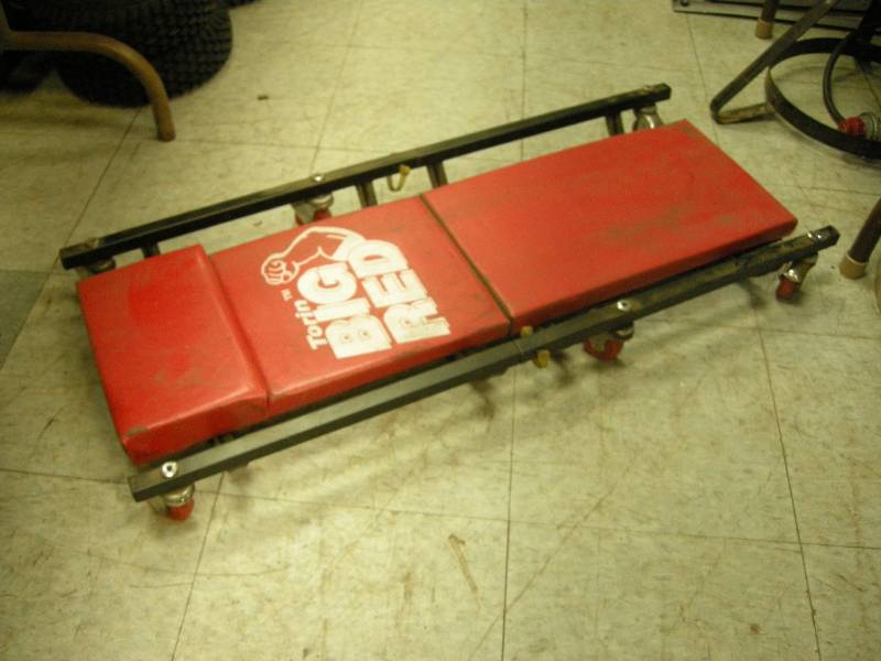 lot 212 image: Big Red Floor Creeper