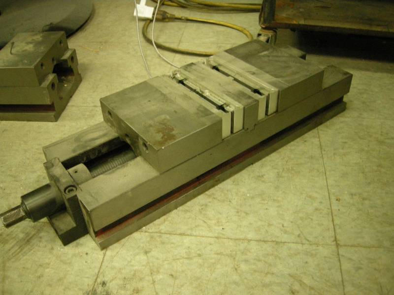 lot 223 image: Heavy Duty Machinist Vise-Press