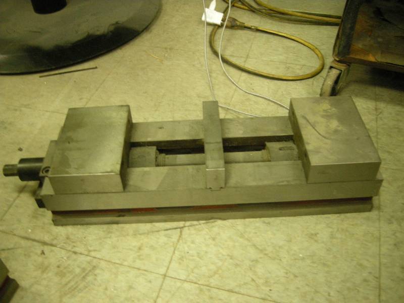 lot 224 image: Heavy Duty Machinist Vise-Press