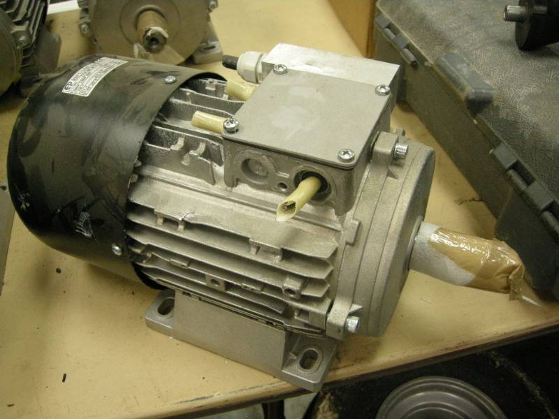 lot 227 image: Slavkov JMC 90-2L Electric Motor