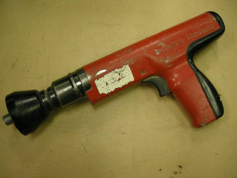 lot 232 image: Hilti Powder Actuated Fastening Gun