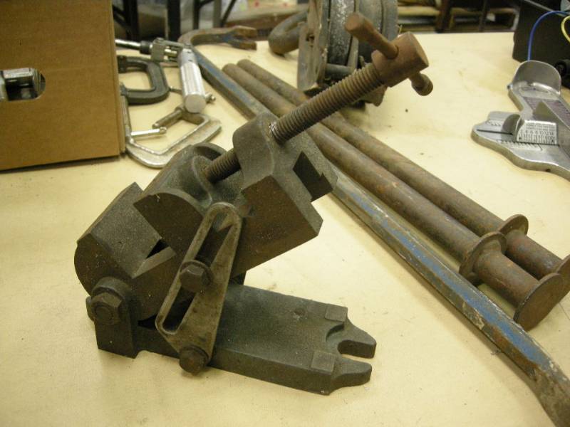 lot 233 image: Vintage Adjustable Angle Vise