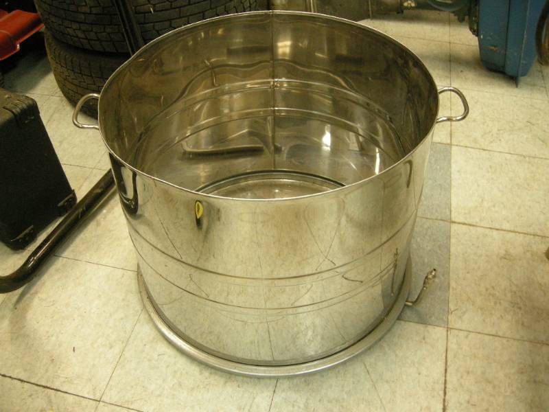 lot 252 image: Tank thing.