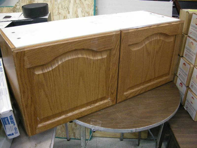 lot 305 image: Oak Cupboard