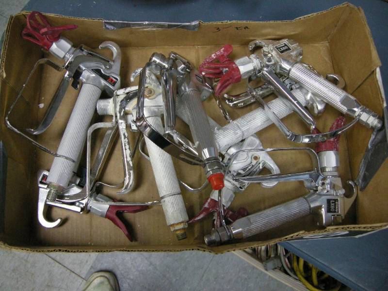 lot 316 image: 8 Titan Airless Paint Spray Guns