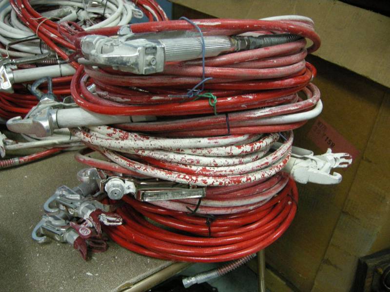 lot 318 image: 9 Sets Airless Spray Paint Hose and Guns