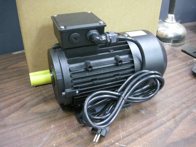lot 124 image: Boshan Single Phase AC Induction Motor