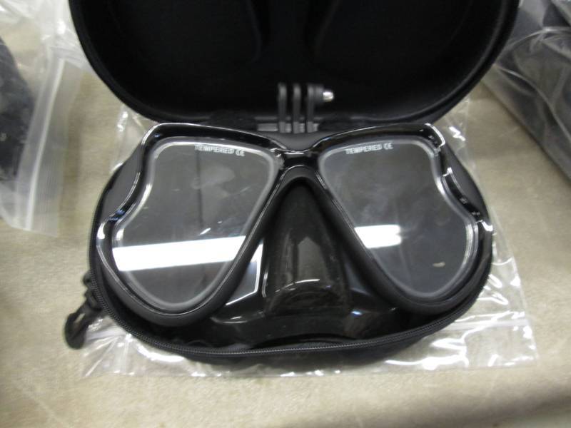 lot 8 image: 2 Desel Underwater DivingSnorkelin...