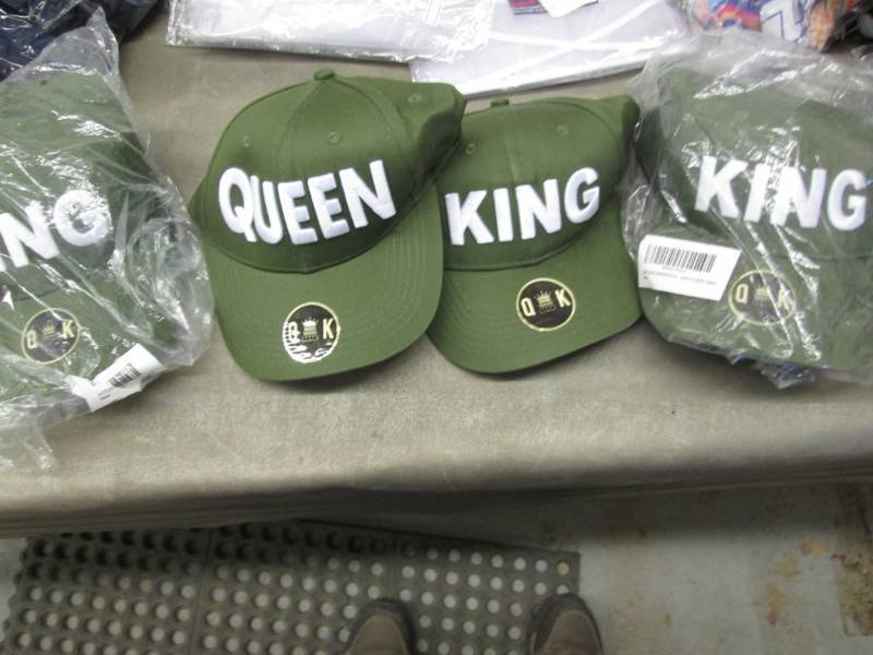 lot 11 image: 3 Sets KingQueen Caps...