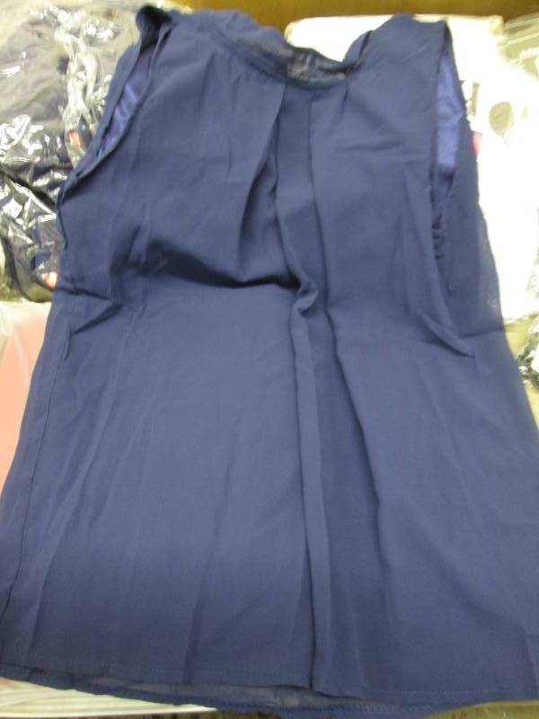 lot 17 image: 6 Ladies Small Sleeveless Top NWT...