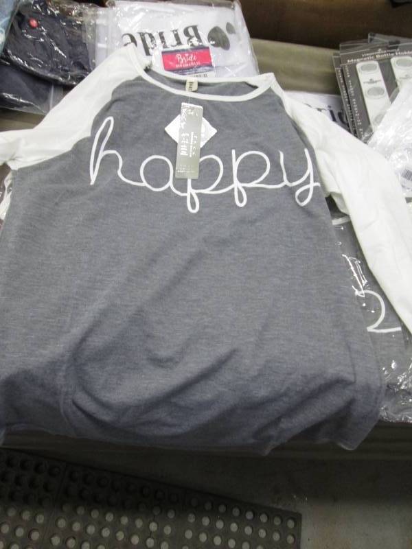 lot 18 image: 5 Happy 34 Sleeve T-Shirts (XXL ...