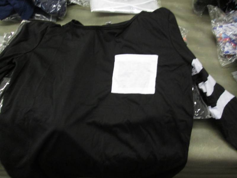 lot 35 image: 6 BlackWhite Long Sleeve Tshirts(L...