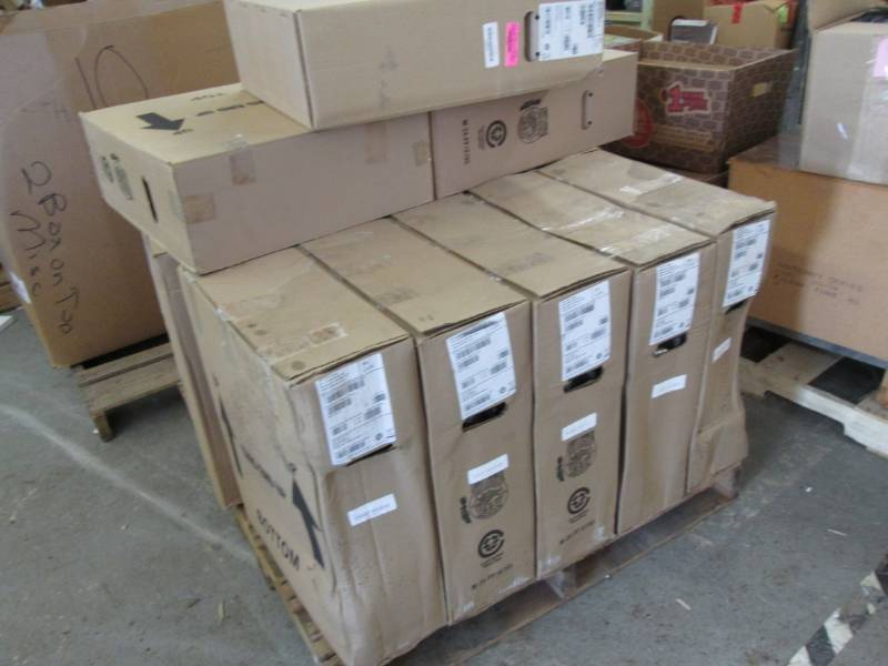 lot 52 image: Pallet Lot APG RG-371-12A CPU Garag...