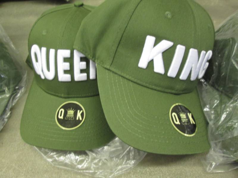 lot 68 image: 3 Sets KingQueen Caps...