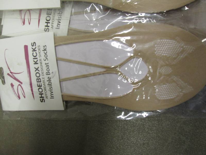 lot 74 image: 12 pr Invisible Boat Socks...