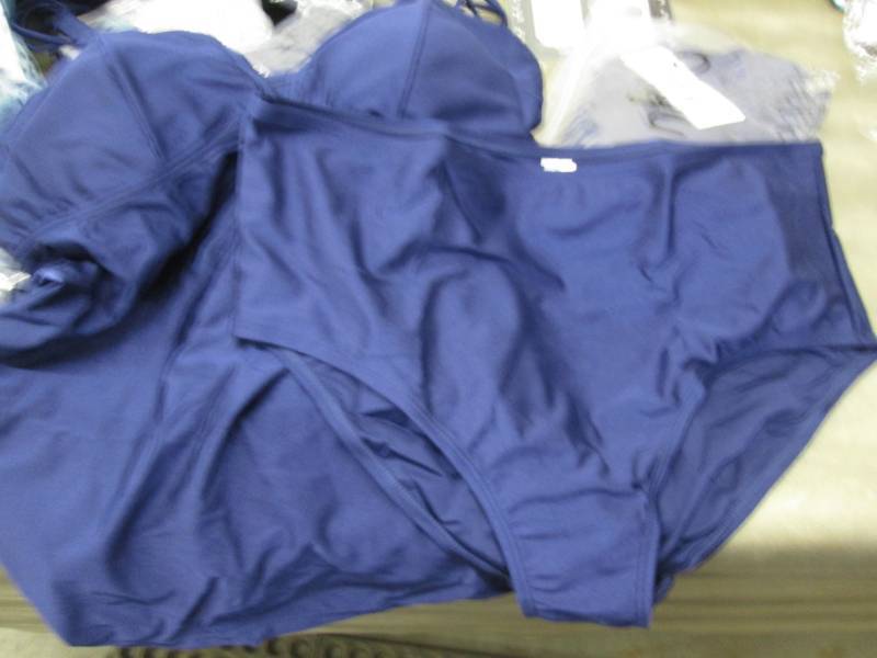 lot 76 image: 5 - 2pc Anfilia Ladies Swimsuits Si...