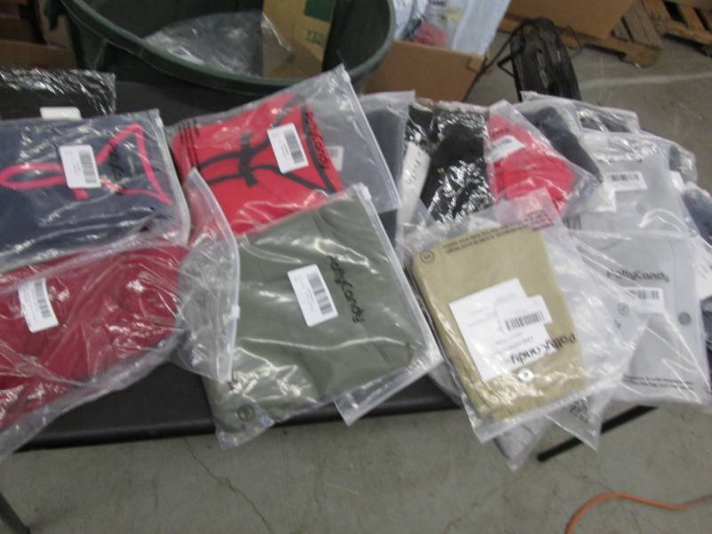 lot 77 image: 20 Assorted Sizes Ladies Clothing I...