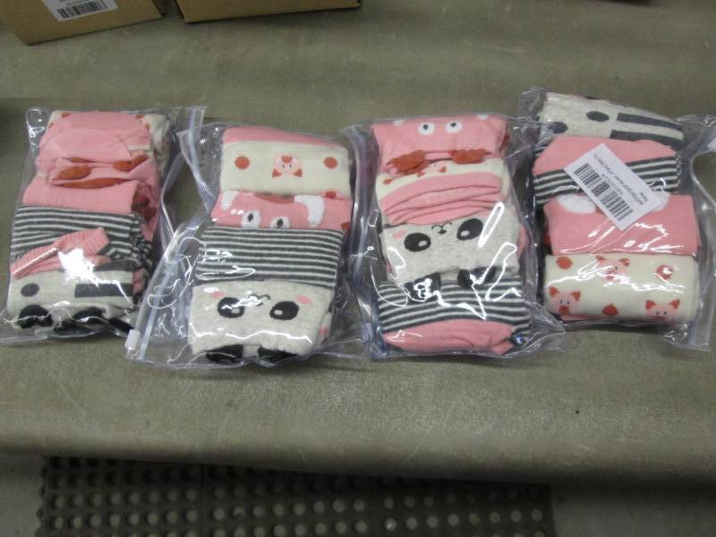 lot 97 image: 4 - 4 pks Ladies Socks...