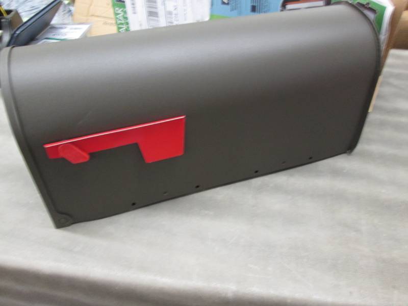 lot 129 image: Gibraltar Mailboxes Elite Medium Ga...