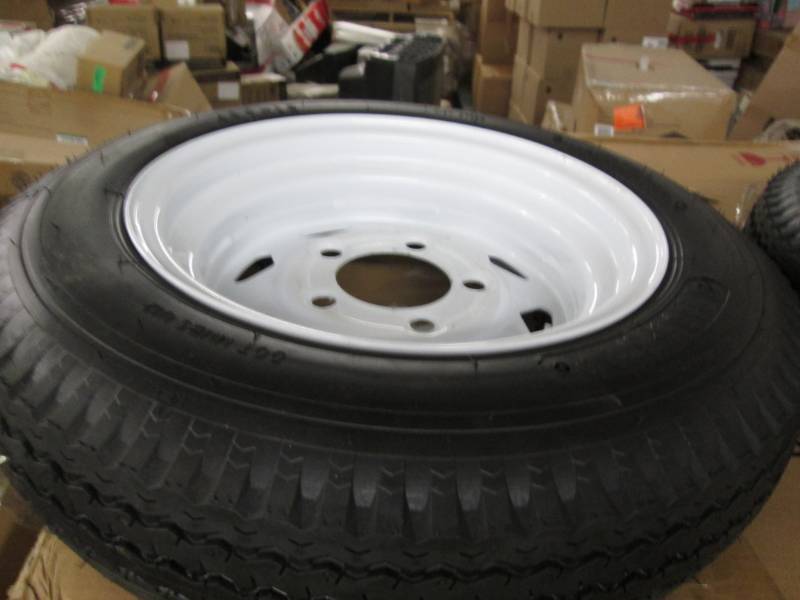 lot 250 image: Martin Wheel 480-12 Load Range B 5-...