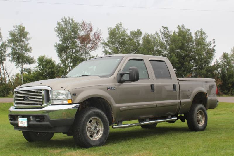 lot 4131 image: 2002 Ford F350 Super Duty Lariat Crew Cab 4x4 V10 Gas