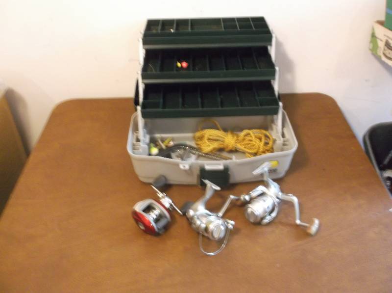 lot 4 image: Tackle Box