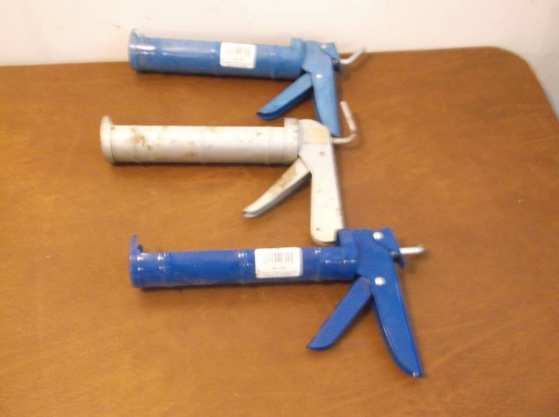 lot 28 image: Tools