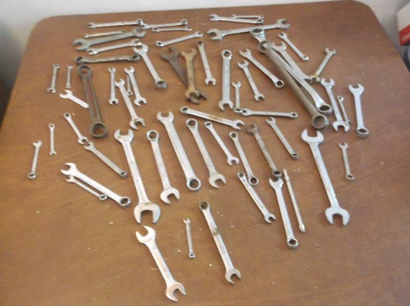 lot 46 image: Tools
