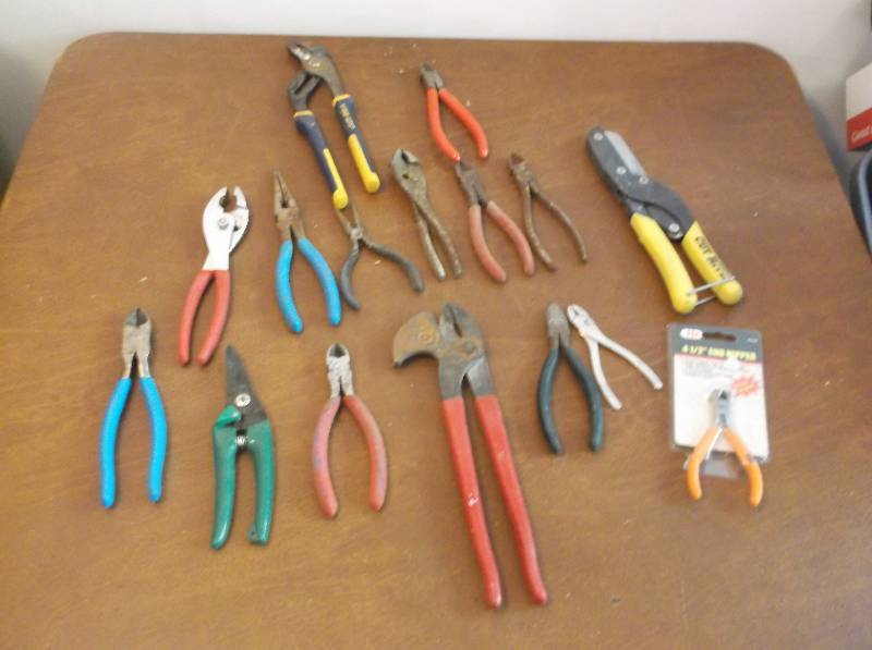 lot 47 image: Tools