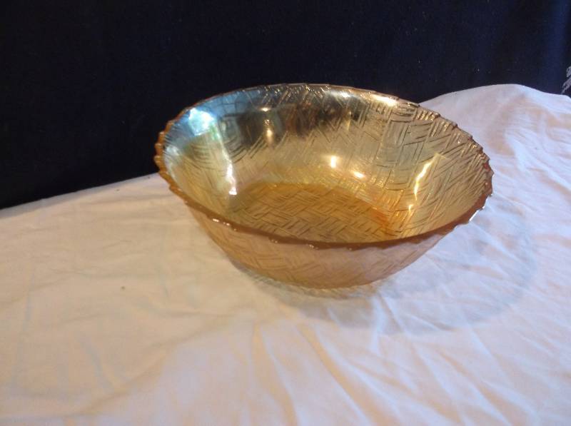 lot 141 image: Carnival Glass