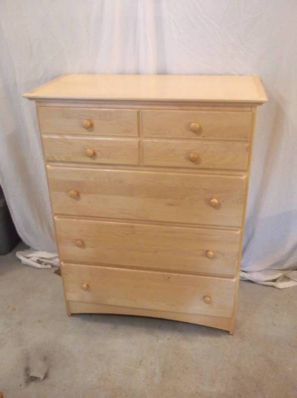 lot 148 image: Dresser