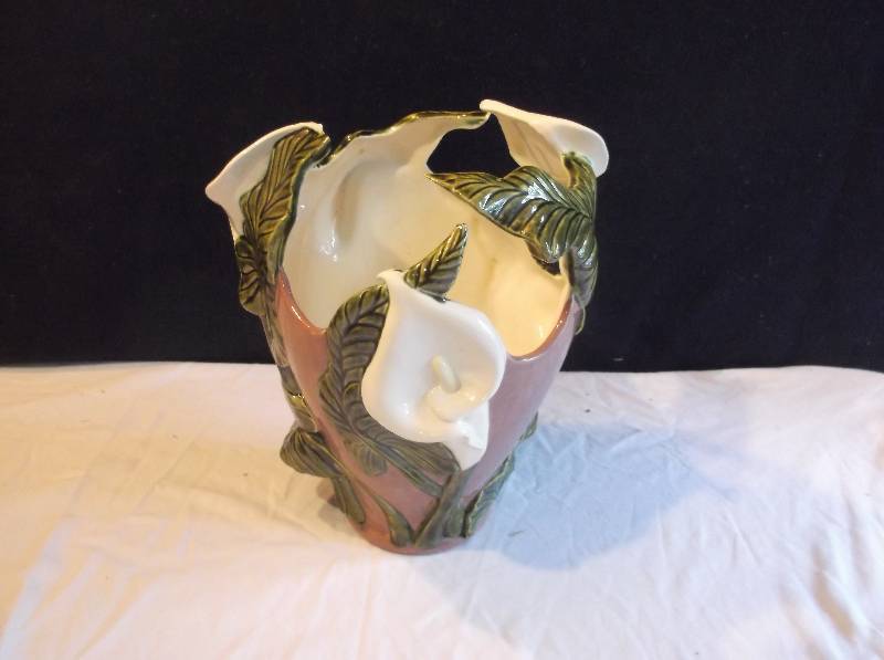 lot 156 image: Vase