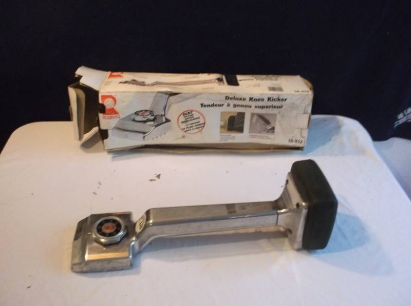 lot 173 image: Knee Kicker
