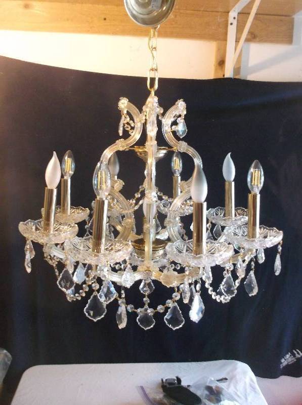 lot 192 image: Chandelier
