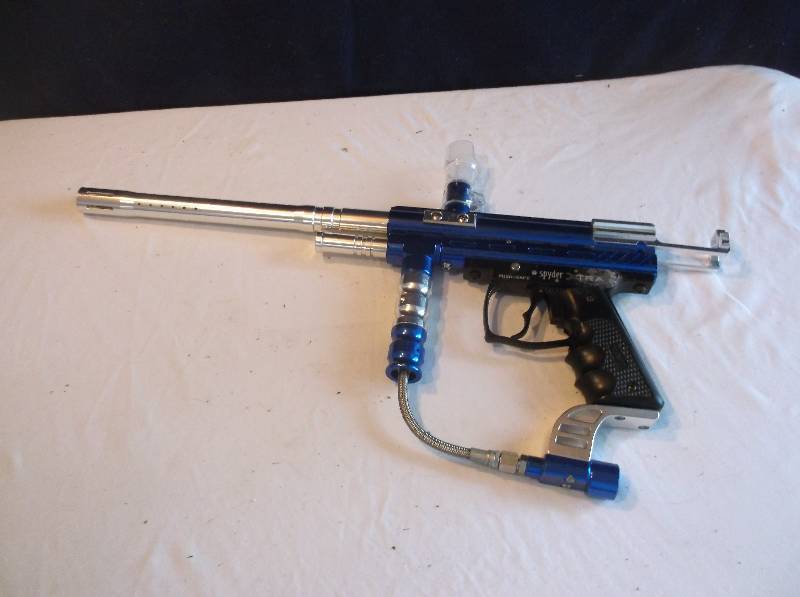 lot 205 image: Paint Ball Gun