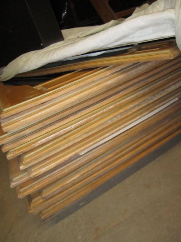 lot 306 image: Lot of mirrored headboards, many uses, nicely trimmed