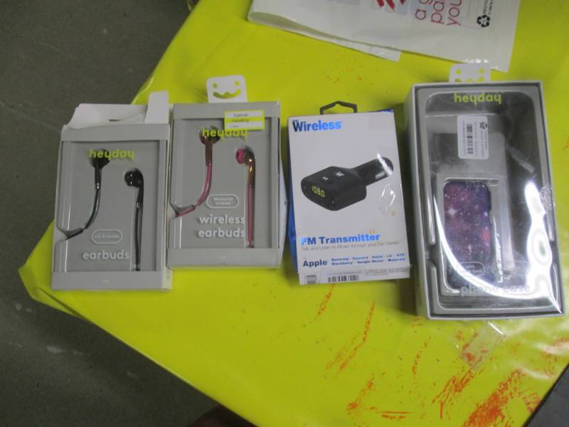 lot 179 image: pair of earphones and power bank  ...