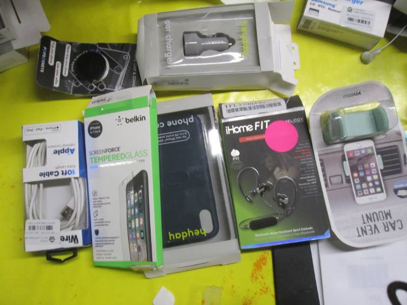 lot 183 image: iphone cable, car charger, protecti...