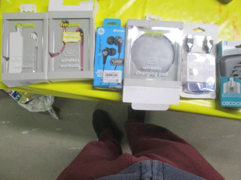 lot 192 image: wirless earbuds, wireless charger, ...