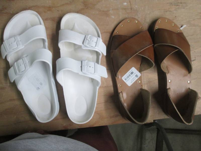 lot 233 image: size 8 womens slipers...