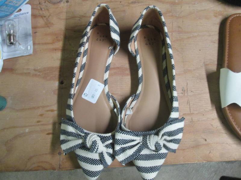 lot 238 image: womens shoes size 10...